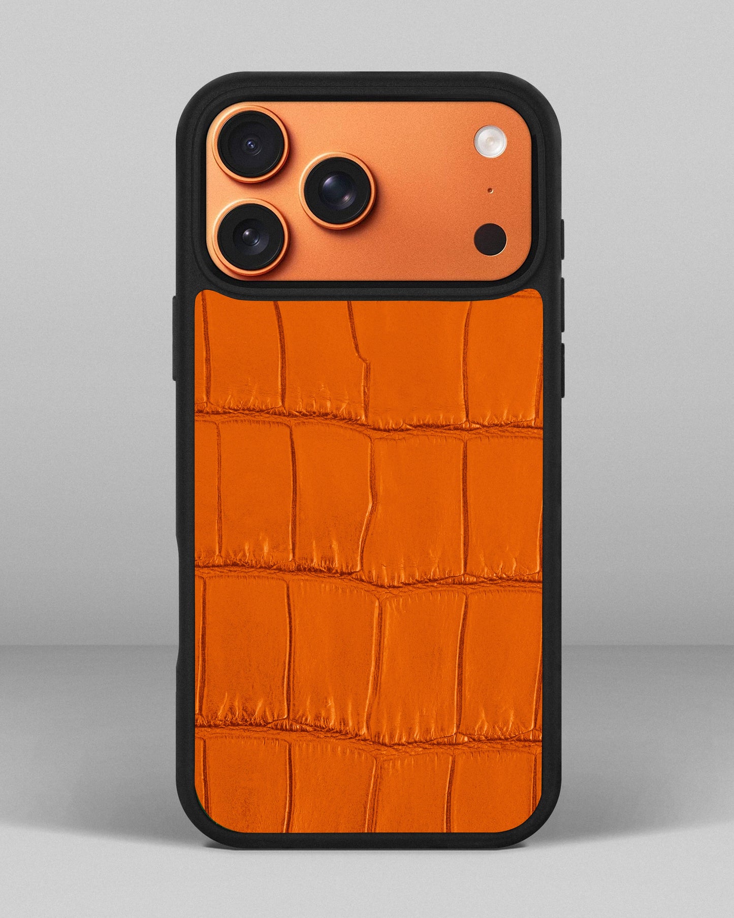 Etui z czarnej skóry krokodyla na iPhone 17 Pro Max