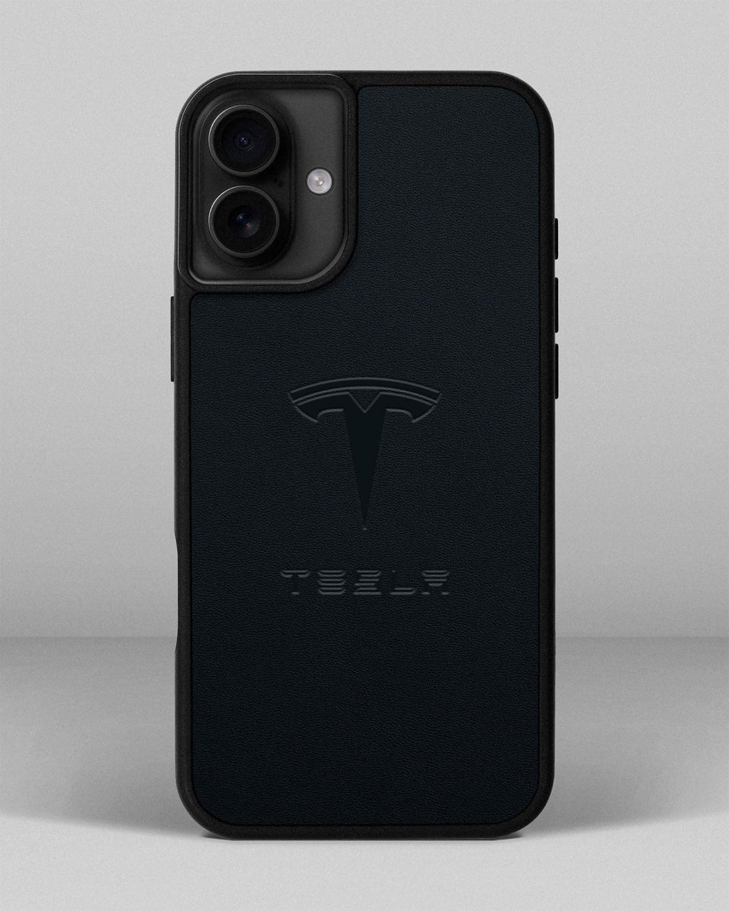Чохол для iPhone 16 Plus із шкіри купон в темно-синього кольорі з логотипом Tesla