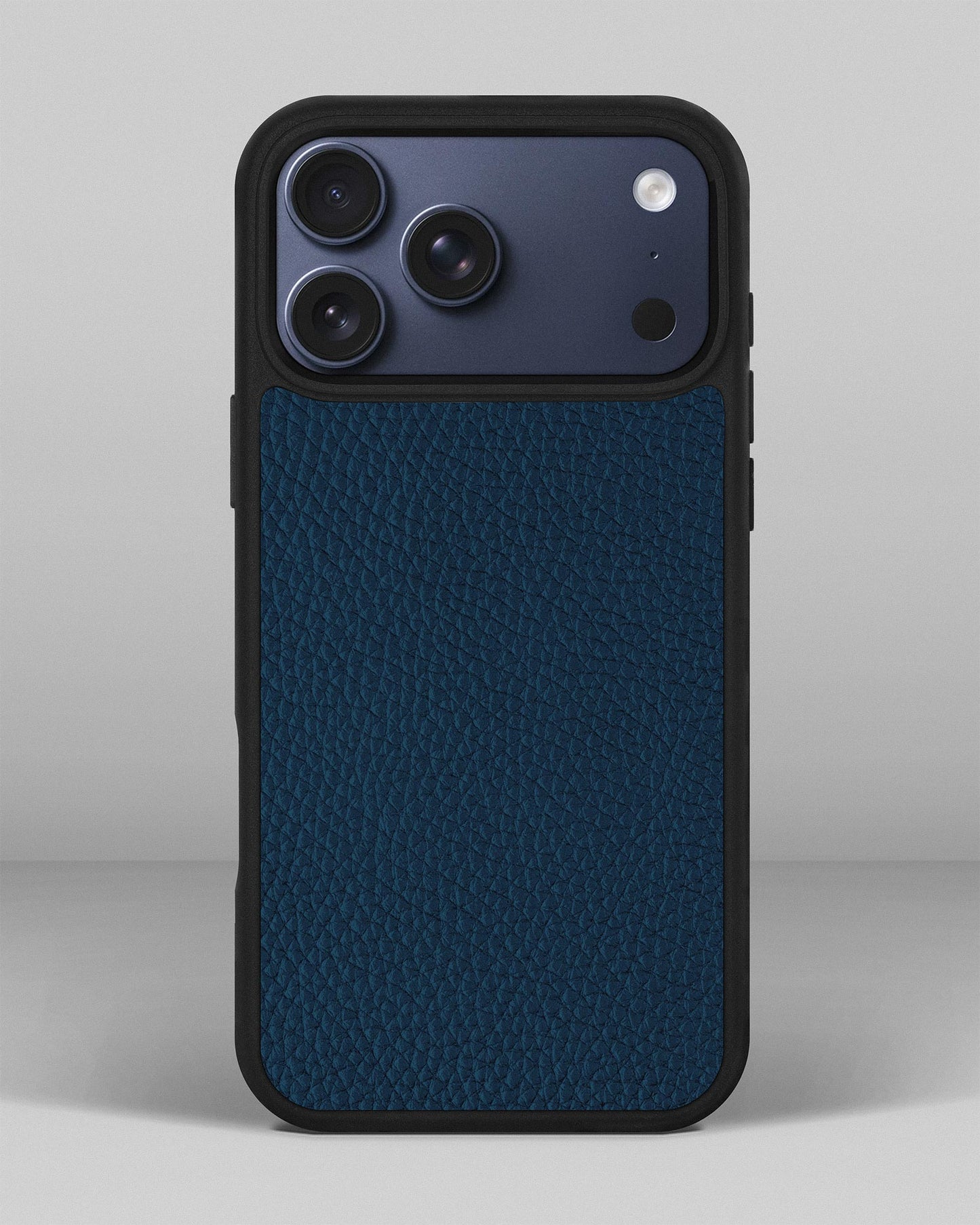 Чохол із темно-синьої телячої шкіри флотар для iPhone 17 Pro Max
